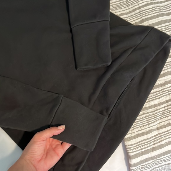 Black long sleeve turtleneck - Picture 8 of 8